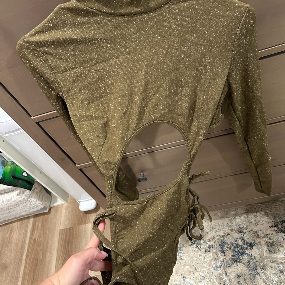 Savage X Fenty Shimmer metallic Cutout Lace-Up Bodysuit Olive Green L NWT - Picture 2 of 5